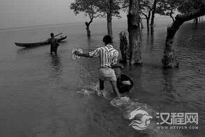 缅甸最奇葩的诡异风俗:竟然用尸体来养鱼