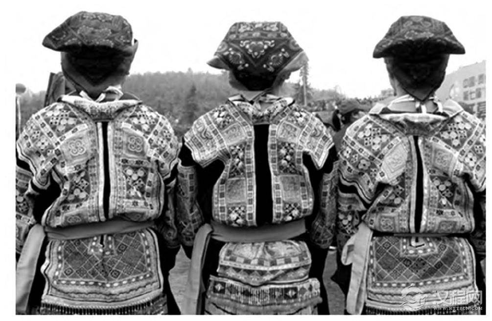 王卡苗族服饰的共同文化心理