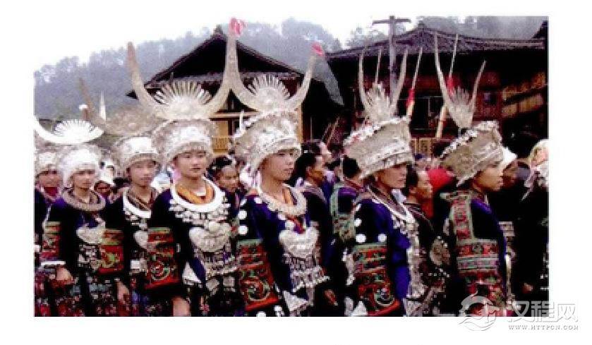 湘西苗族节庆服装2