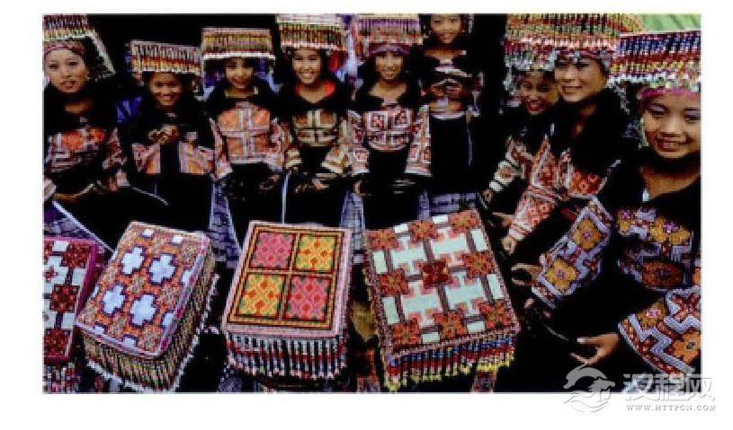 湘西苗族节庆服装3