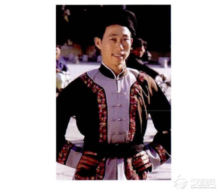 现代湘西苗族男子包头