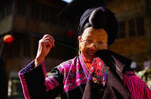 电影又是一年三月三｜五彩斑斓的刺绣服饰蕴藏着壮族魂