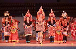 瑶族女子独具特色的上身服饰