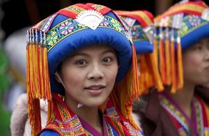 瑶族女子千姿百态的头饰