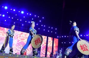 苗族服饰秀出松桃美