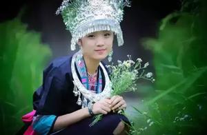 少数民族服饰-侗族