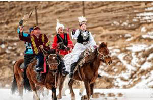 布联讲堂：以草为介——哈萨克族服饰