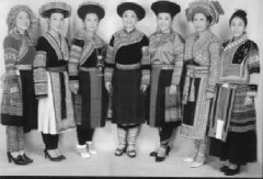 现代化技术背景下文山苗族服饰的现代化进程