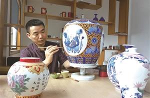 匠心独运著新花——记杭州市民间工艺大师周国华