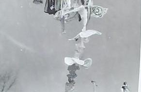 山西襄汾县民间杂技表演老照片,网友直呼,这才叫真杂技!