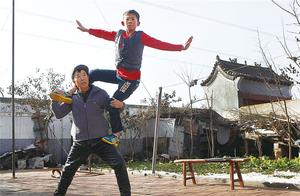 濮阳：看杂技文化之乡的孩子们的杂技梦