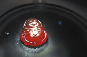 微雕大师郭月明他刻刀下的乐山大佛仅有1.2毫米高