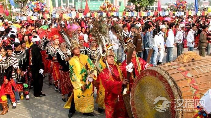 云南景颇族的目瑙纵歌