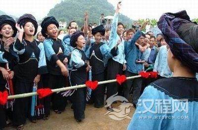 布依族查白歌节的节日传说与节日内容