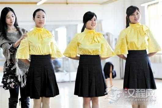 武汉高校开设大学淑女班 “定制”淑女(组图)