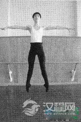 中专一年级小跳