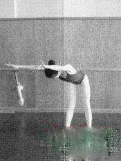 中专一年级涮腰