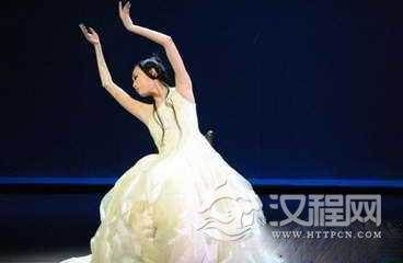 古典舞基本步位与舞姿