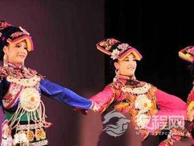 羌族风情《夸耳环》与《对衣襟舞》