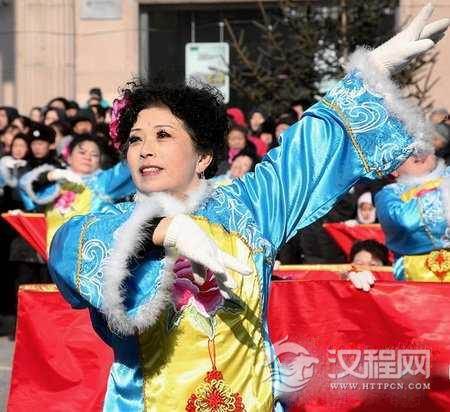 东北秧歌的风格特点和表演形式