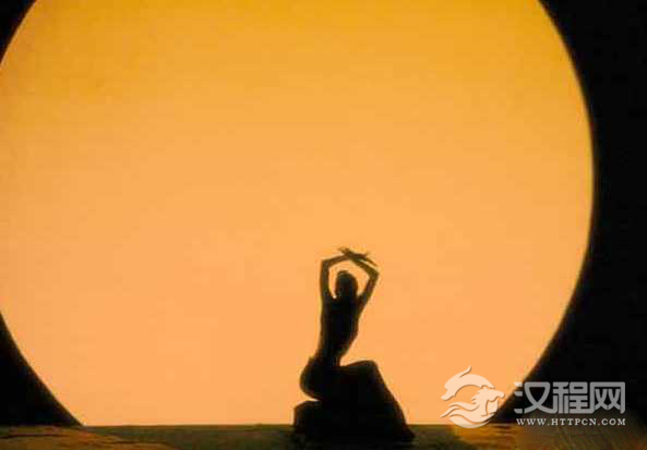 以舞为生的孤艳孔雀