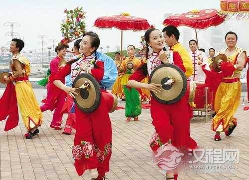 花鼓灯的服饰特点