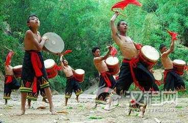 哈尼族铓鼓舞