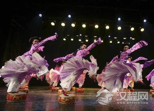 民间舞教学中美感意识的训练