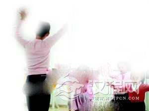 三四岁的孩子就上舞蹈课 对孩子和家长都是一种折磨