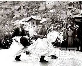 羌族最为古老的《羊皮鼓舞》