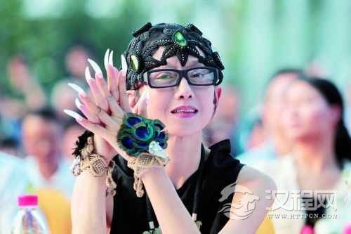 杨丽萍《藏迷》用舞蹈创造藏族文化辞海