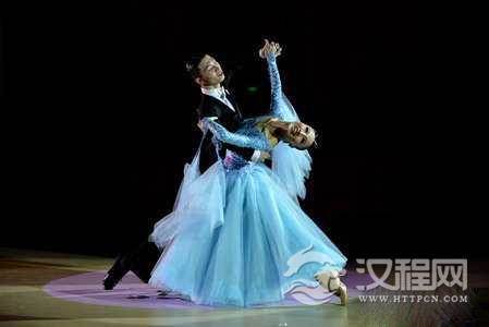 华尔兹第一拍的学问