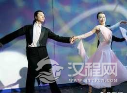 邀请舞伴的礼仪