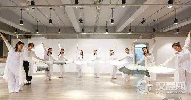 ?跳舞没有眼神怎么行 给你支招三个技巧