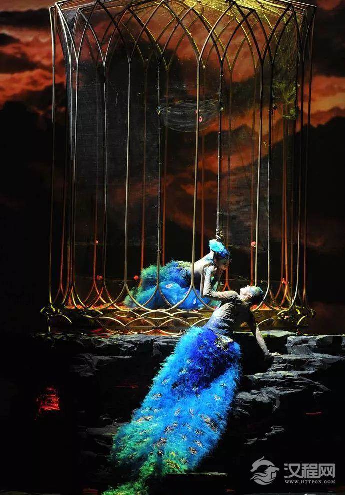 杨丽萍的舞蹈服,原来是画上去的