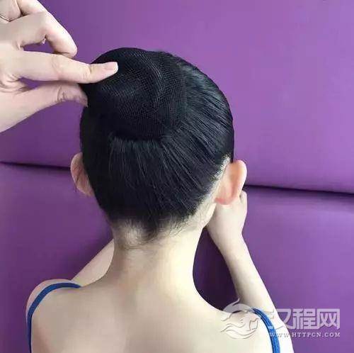 上舞蹈课为什么要盘头发?（附7种盘发的方法）