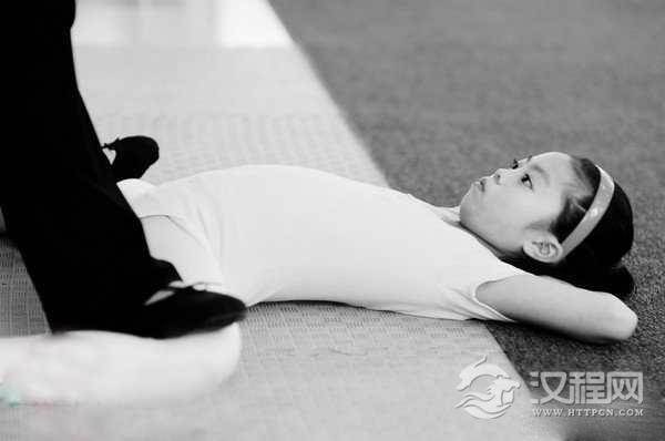 【技术技巧】跨不好怎么办：大跨 小跨 趴青蛙训练方法