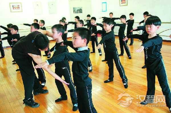 男孩们不愿意学习舞蹈的成因