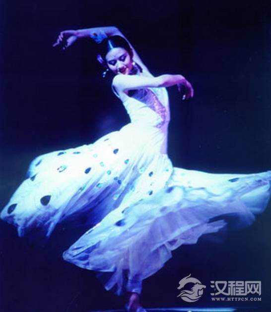 不是因为美丽而舞蹈，而是因为舞蹈才美丽