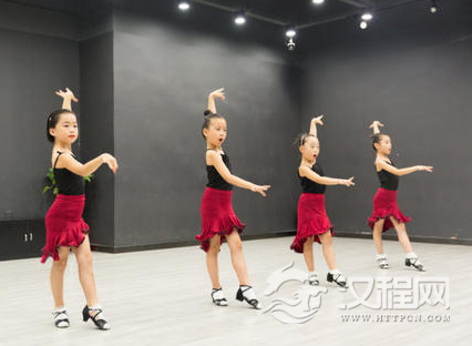 小孩学拉丁舞好吗？