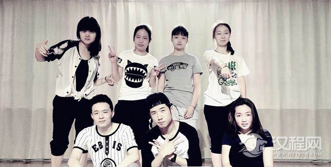 练习街舞有哪些基本热身动作