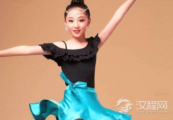 学跳恰恰舞的基本动作 学跳恰恰舞一步一步教