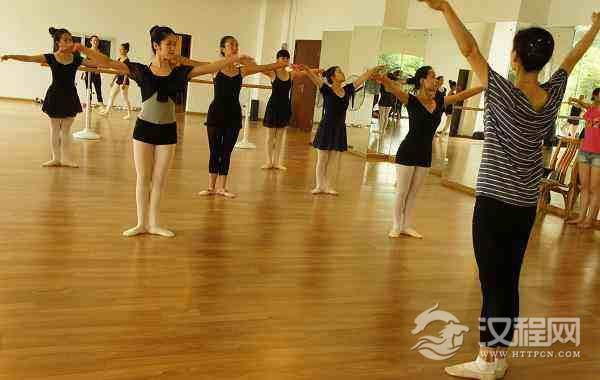 南方舞蹈学校：成年后学舞蹈给你带来了什么变化？