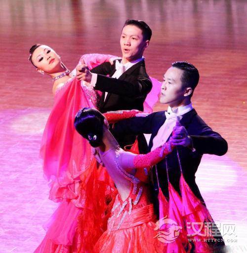 交谊舞舞种：分类和舞步两大部分