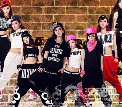 跳街舞的女生该如何服装搭配