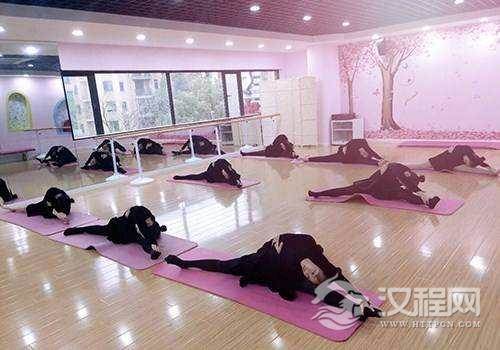 拉丁舞较系统的素质练习顺序