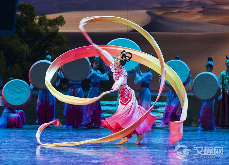 水袖舞基本动作有哪些 水袖舞怎么甩袖教学