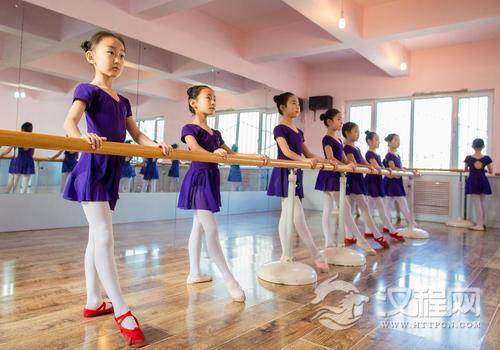 舞蹈的基础训练，身体延伸训练