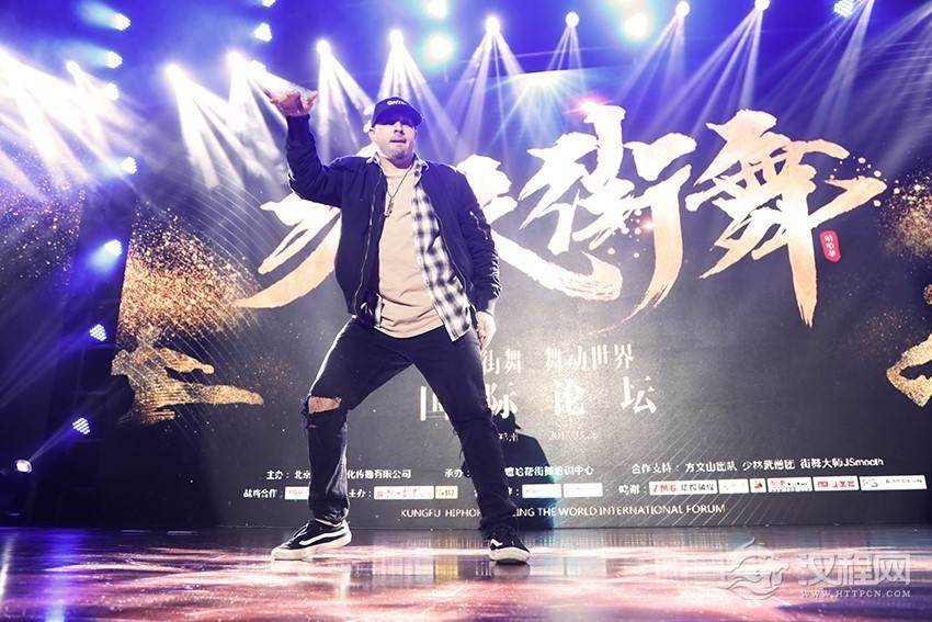 霹雳舞是怎么样被推动的