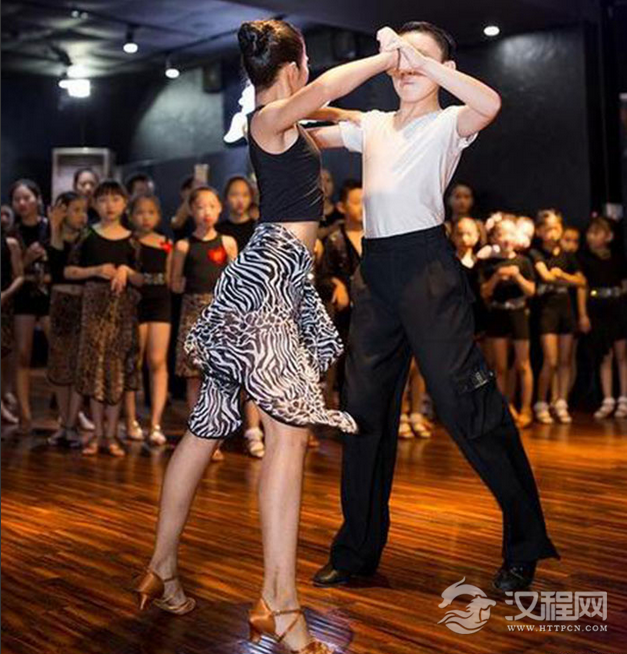 拉丁舞都有哪些基本动作